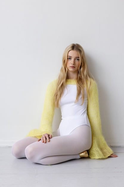 Floating Sleeves / Butter Yellow