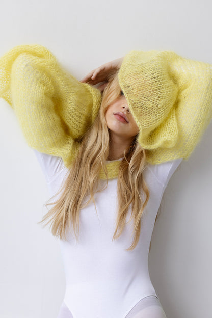 Floating Sleeves / Butter Yellow