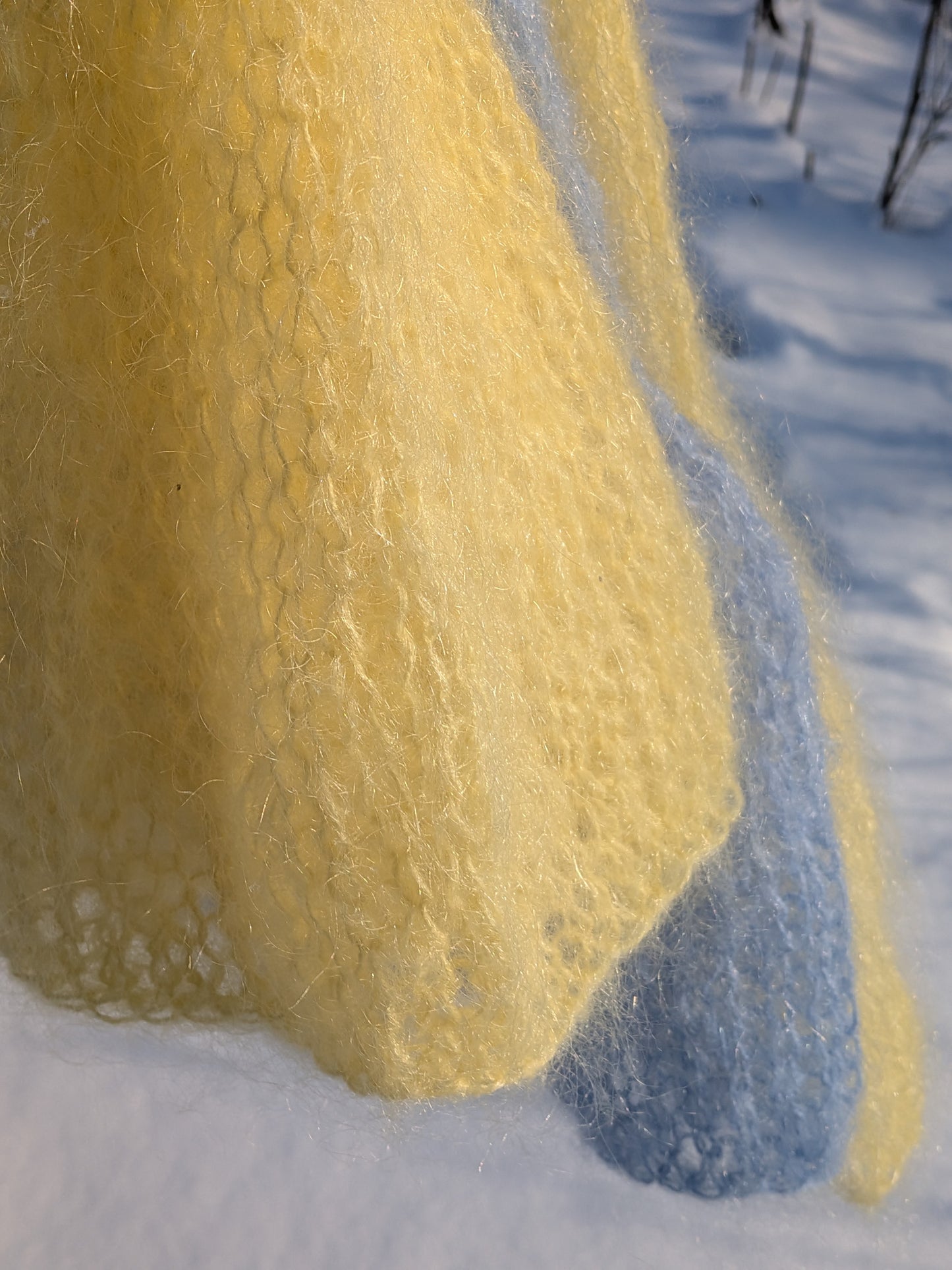 Floating Sleeves / Butter Yellow