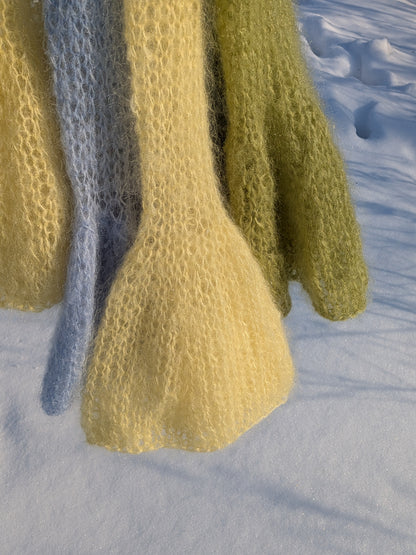 Floating Sleeves / Butter Yellow